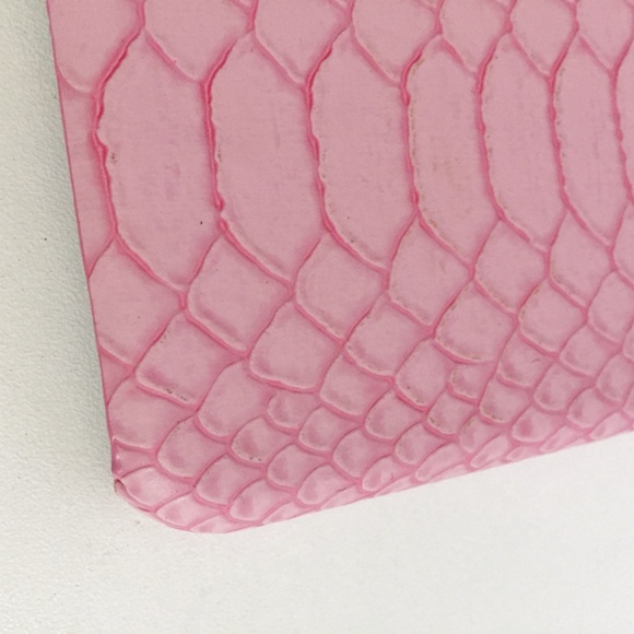 Pink Snake Pattern iPhone X case - Picture 3 of 7